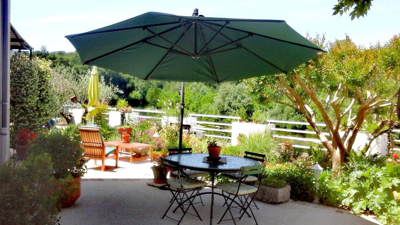 Au Bord De L'Eau Bed & Breakfast Pessac-sur-Dordogne ภายนอก รูปภาพ